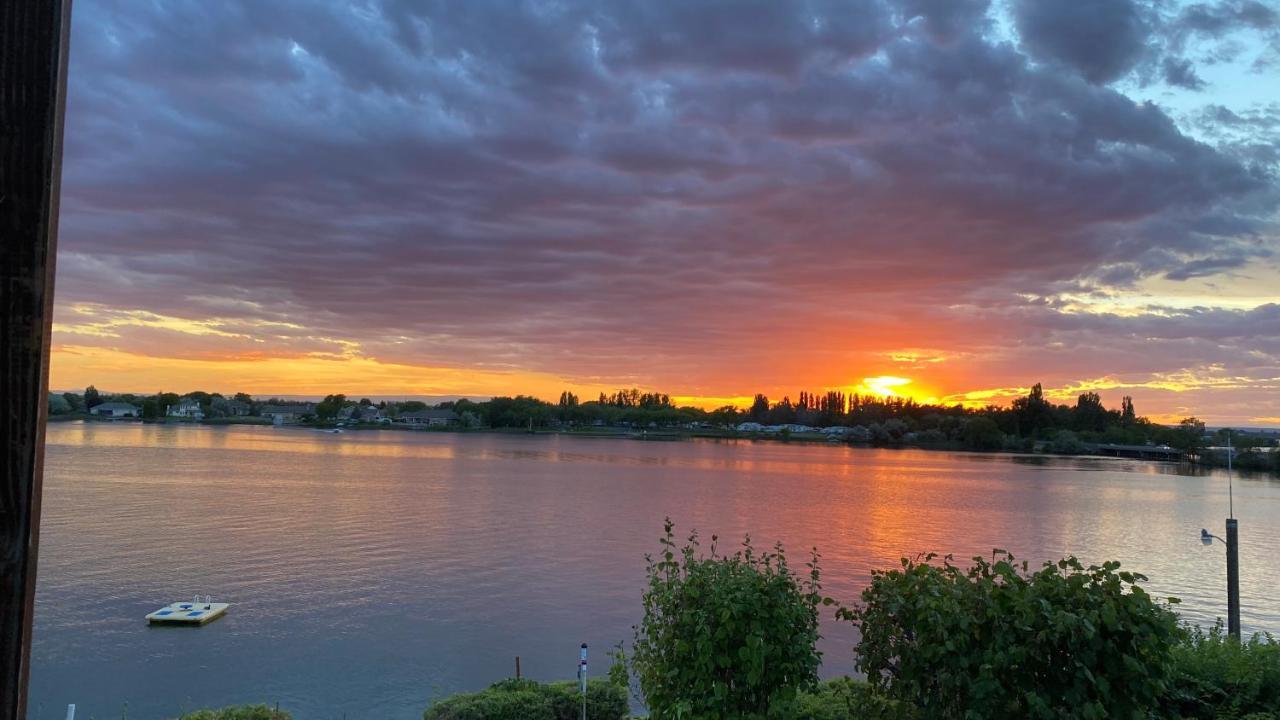 Lakeshore Inn Water Front Moses Lake Exteriör bild