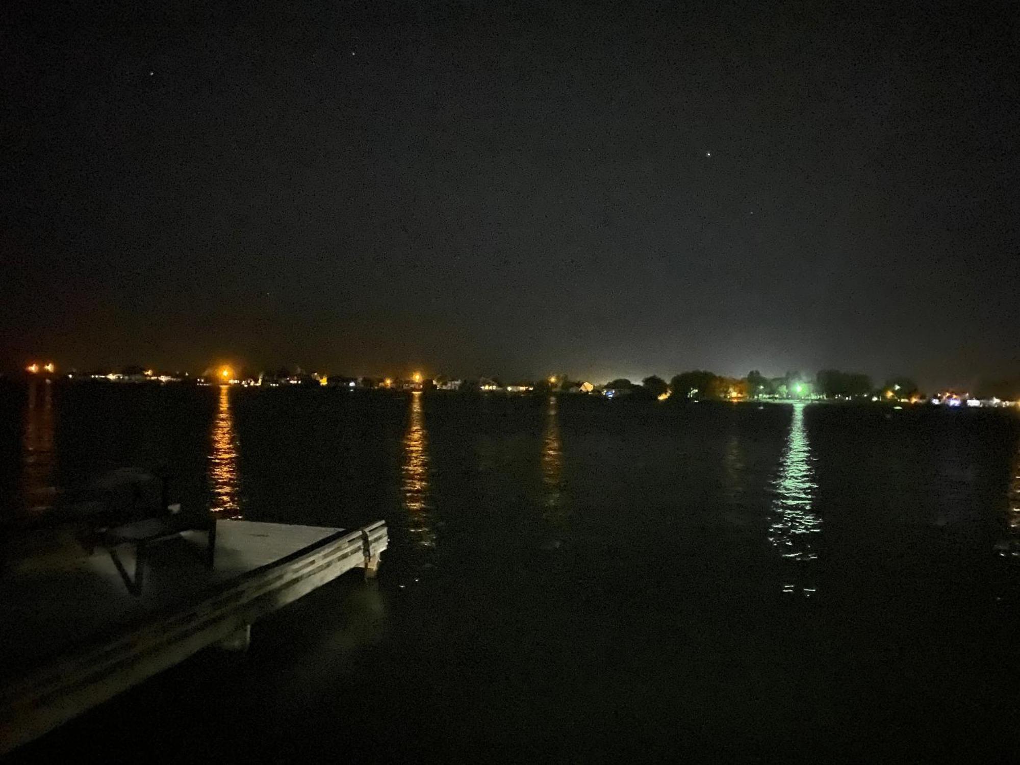 Lakeshore Inn Water Front Moses Lake Exteriör bild