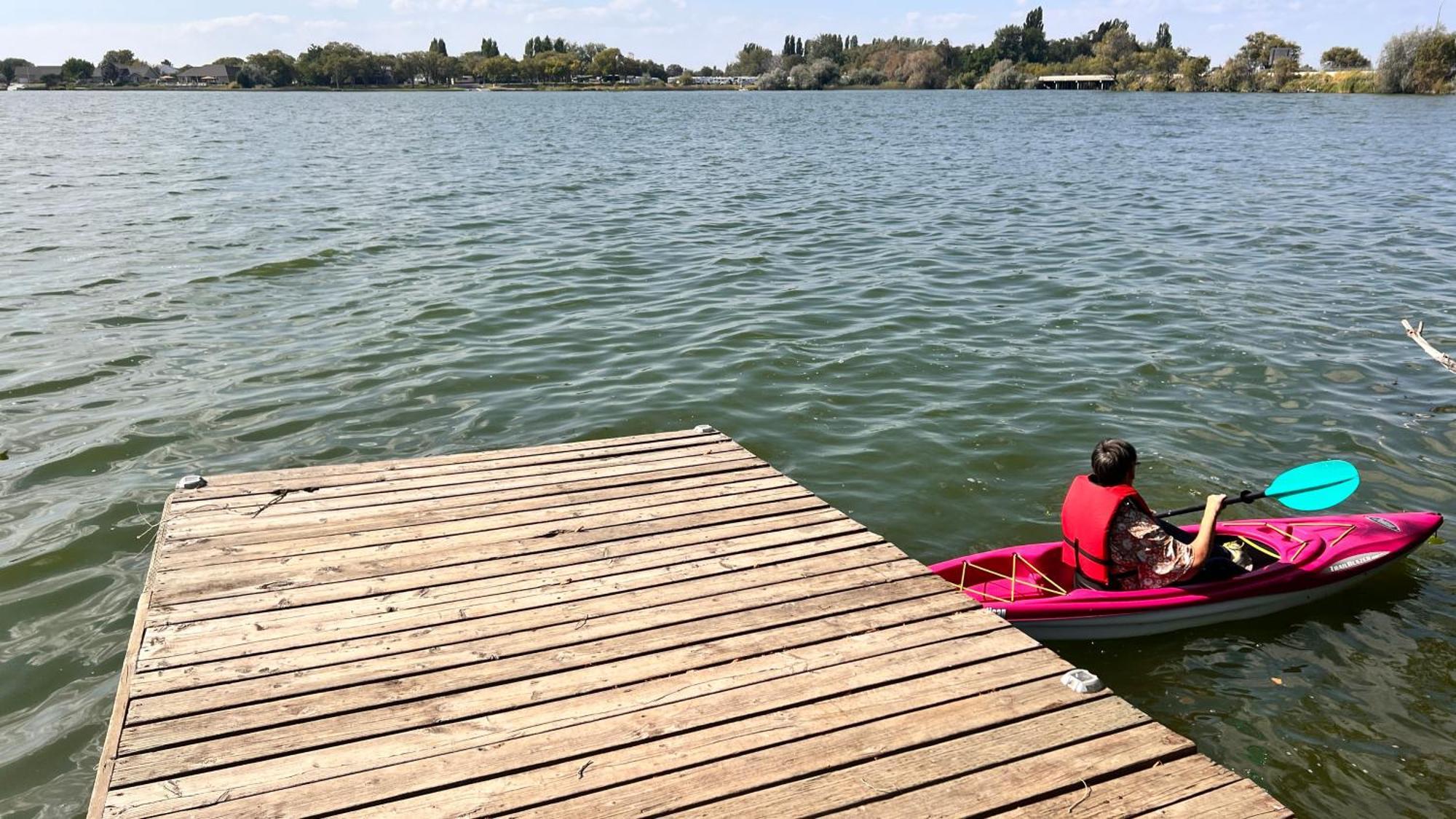Lakeshore Inn Water Front Moses Lake Exteriör bild