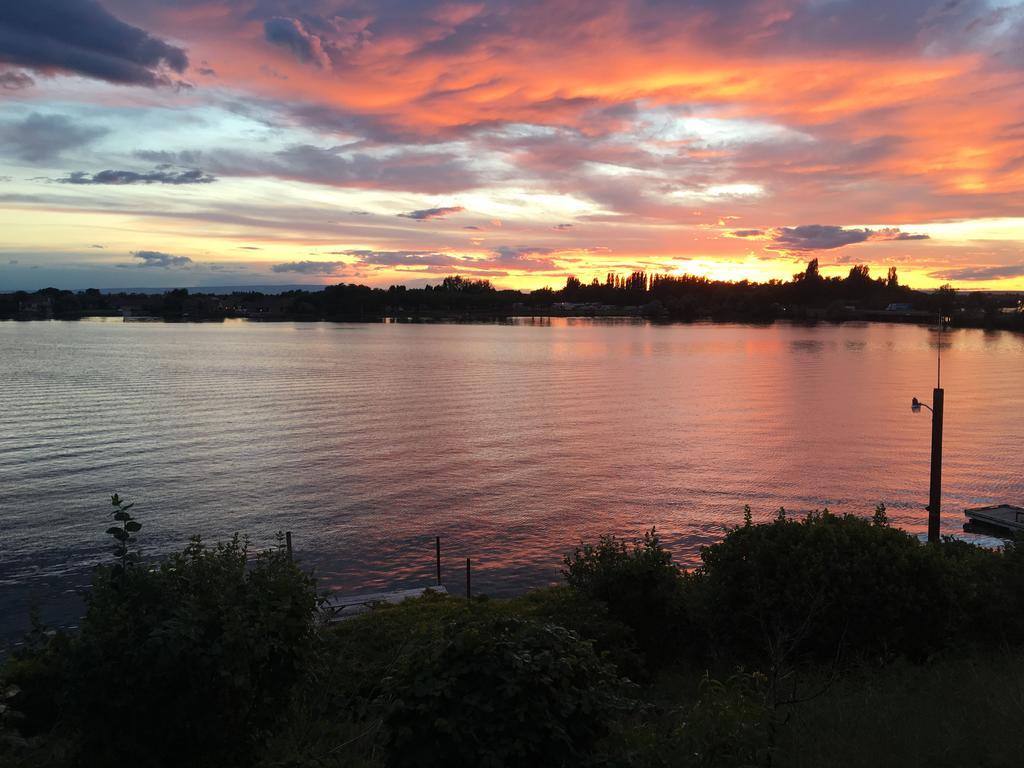 Lakeshore Inn Water Front Moses Lake Exteriör bild